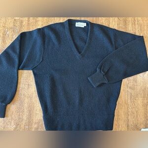 Elegant Vintage 70s Black V-Neck Sweater for Women, Alpaca Wool